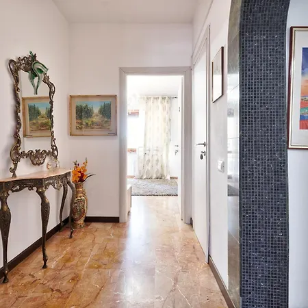 Venice Of Art בית הארחה מסטרה